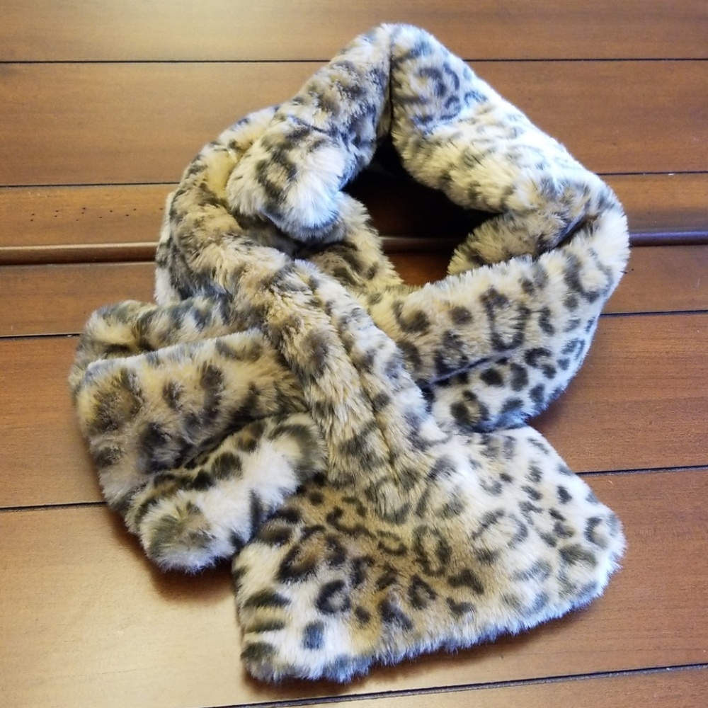 FAUX FUR 🐆 NECK WRAP